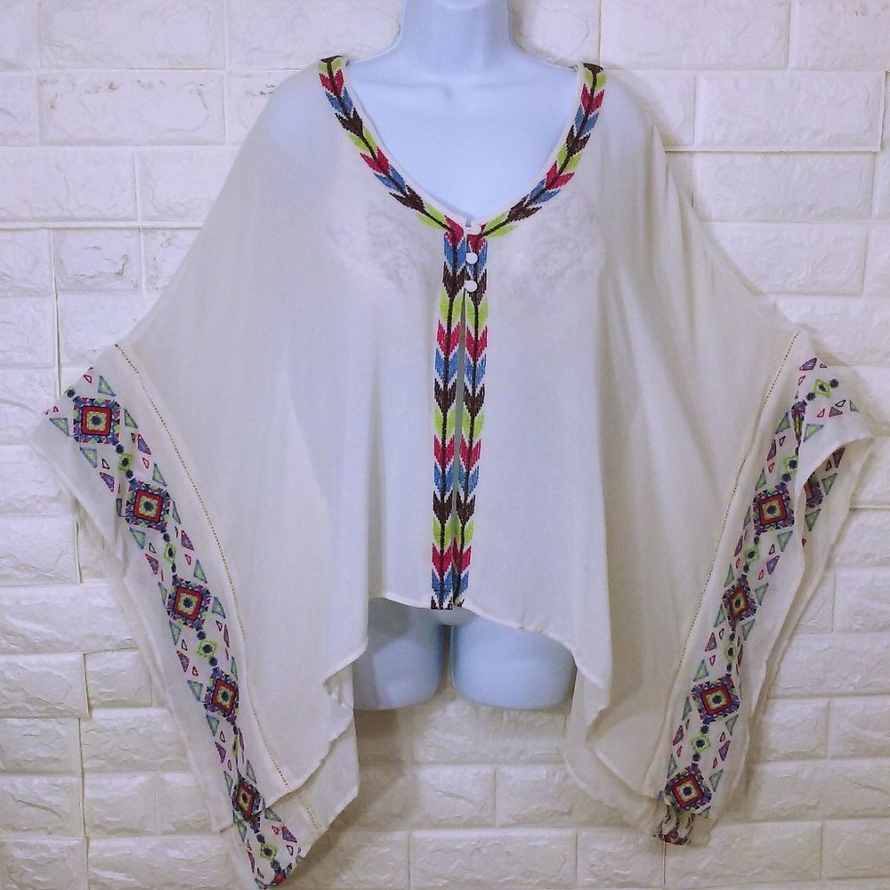 Chelsea Violet Sheer Poncho Top -M Kimono Sleeve 3-Button Boho Aztec Embroidered